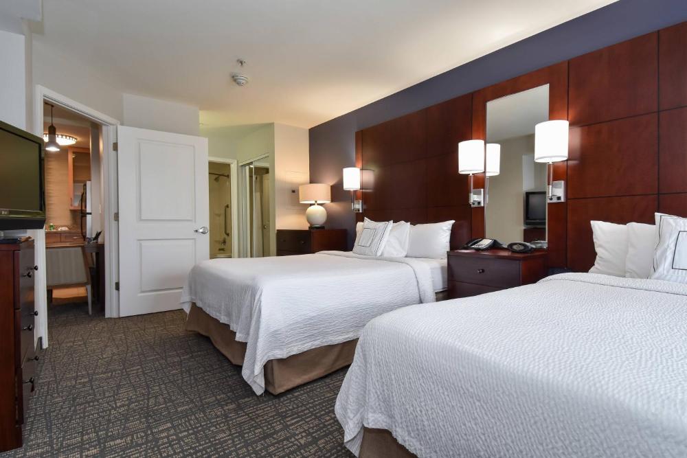 Queen Suite with Sofa Bed interior